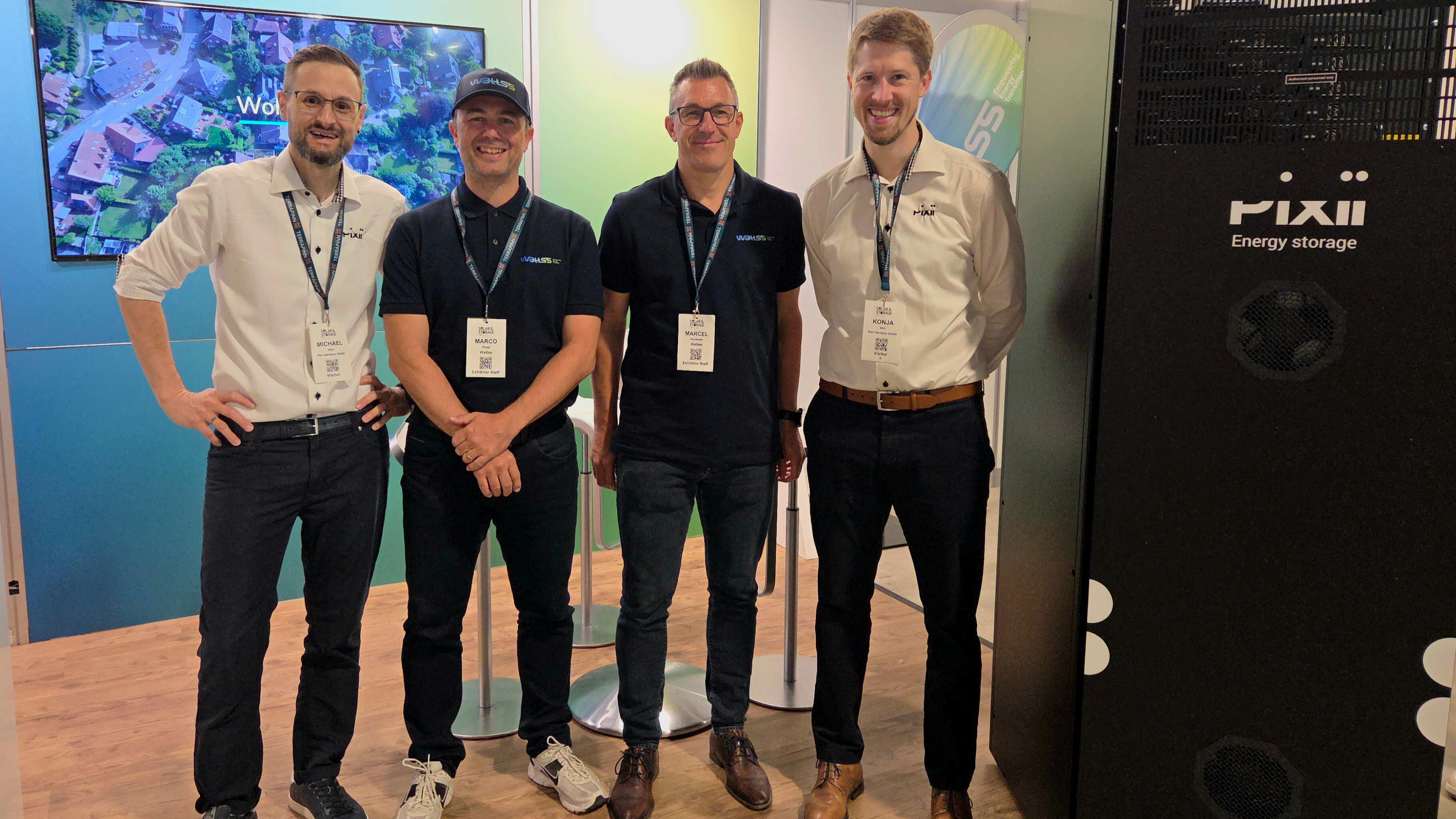 service slide-5e38af30-3801-41a3-838d-90017a9bbcf8